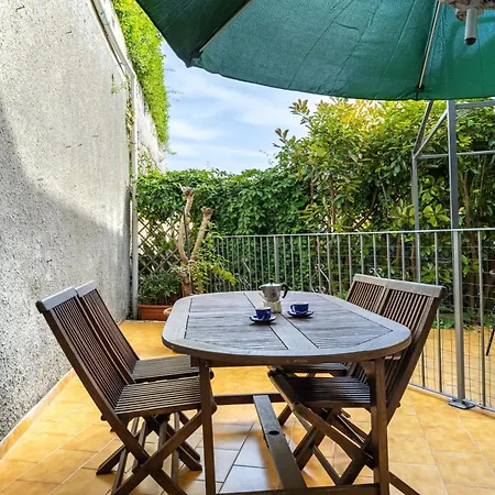 Hostdomus - Casa Floris Appartement