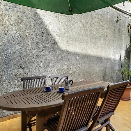 Appartement Hostdomus - Casa Floris *
