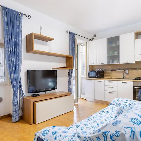 Appartement Hostdomus - Casa Floris Alassio