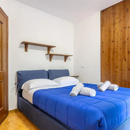 Hostdomus - Casa Floris Alassio