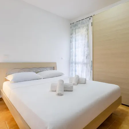 Hostdomus - Casa Floris *