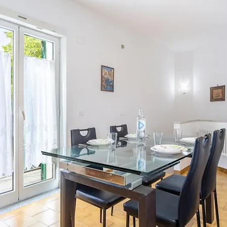 Apartment Hostdomus - Casa Floris Alassio