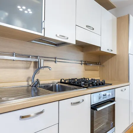 Apartment Hostdomus - Casa Floris