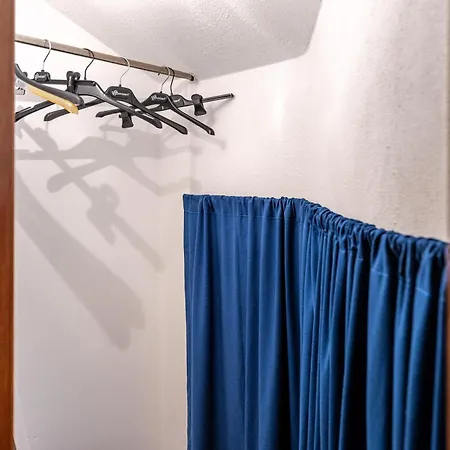 Hostdomus - Casa Floris Alassio